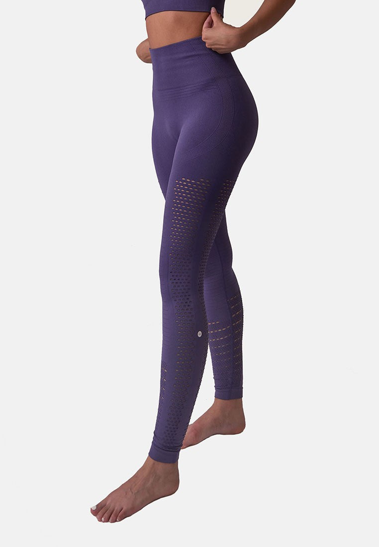 Legging deportivo, Naya