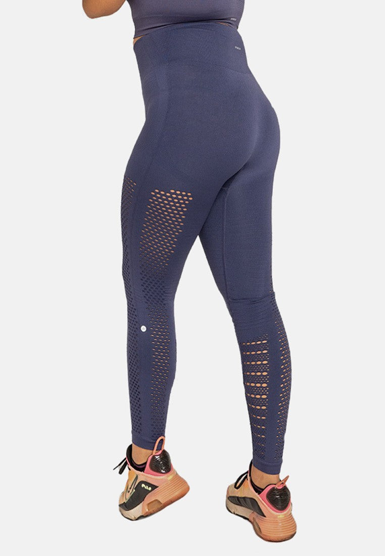 Legging deportivo, Naya